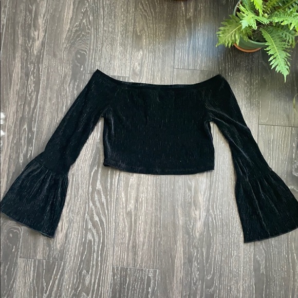 Forever 21 Tops - Forever 21 velvet velour off the shoulder crop top